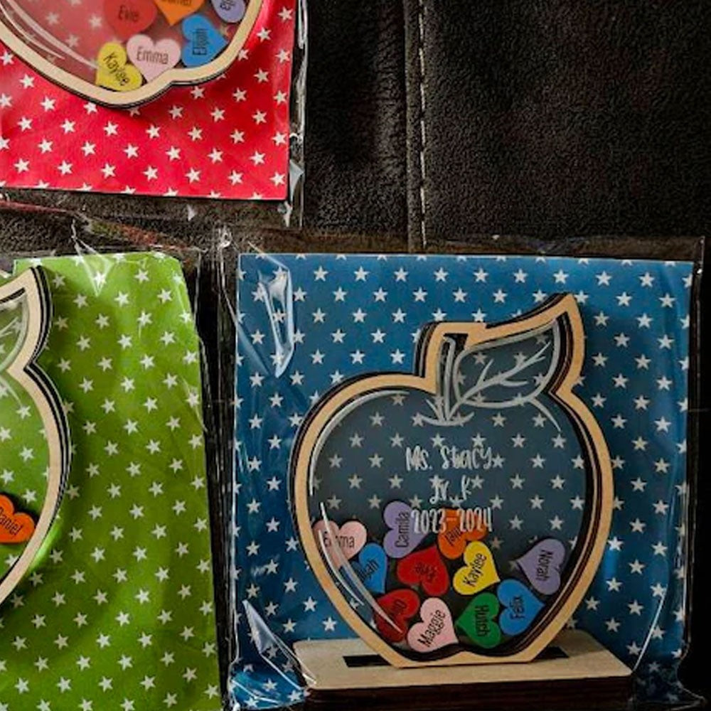 Custom Teacher Apple Ornament, Acrylic Teacher's Apple Decor with Student Names Hearts, Table Centerpiece, Appreciation/End of Year Gift for Teachers