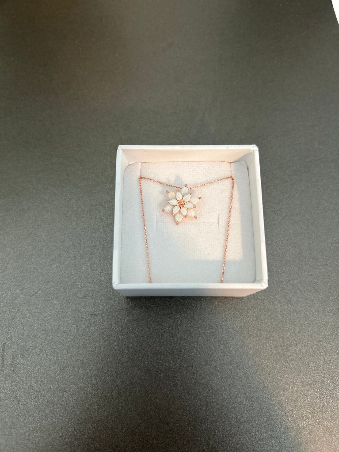 Opal Flower Necklace,Dainty Opal Necklace, Opal Flower Necklace ,White Opal Necklace Gold,Mothers Day Gift, Briedsmaid Necklace,Gift for her