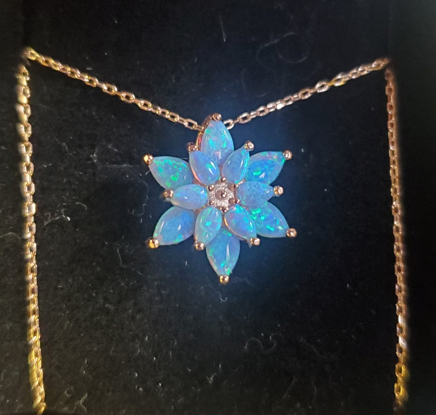 Opal Flower Necklace,Dainty Opal Necklace, Opal Flower Necklace ,White Opal Necklace Gold,Mothers Day Gift, Briedsmaid Necklace,Gift for her