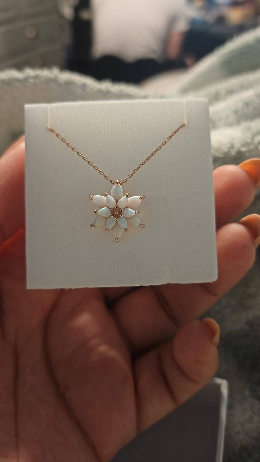 Opal Flower Necklace,Dainty Opal Necklace, Opal Flower Necklace ,White Opal Necklace Gold,Mothers Day Gift, Briedsmaid Necklace,Gift for her