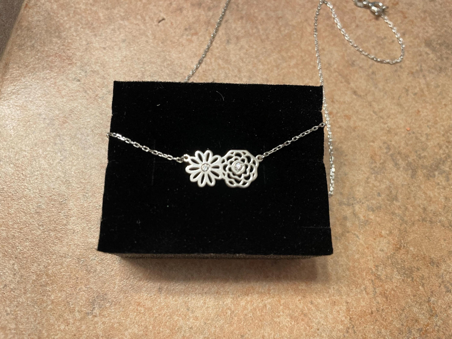 Dainty Birthflower necklace , Personalized Christmas Gift, Birthflower Necklace with Birthstone, Family necklace, Mothers day gift