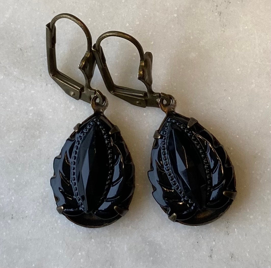 Vintage West German Jet Black Onyx Leaf 18 x 13 mm Faceted Glass Earrings