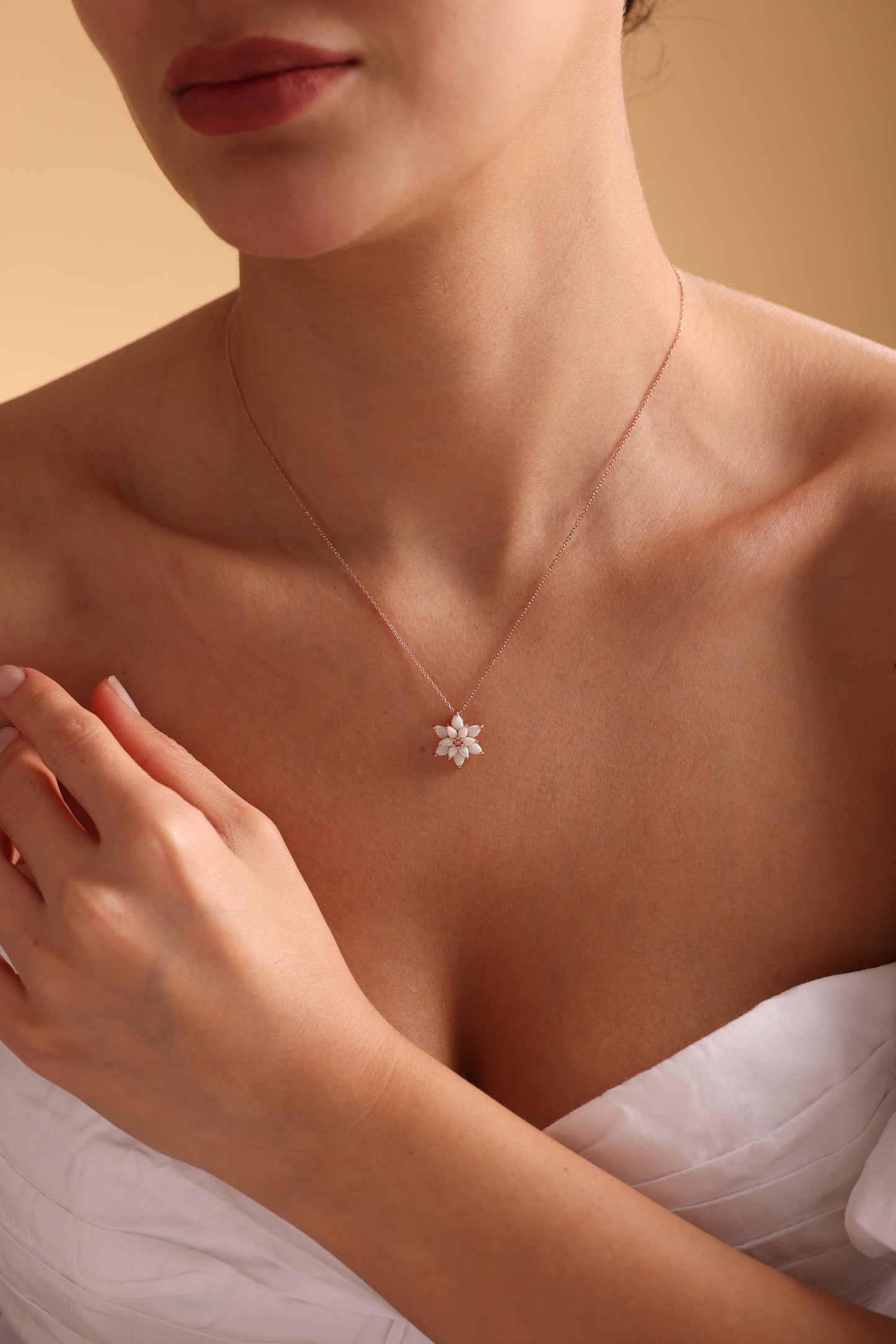 Opal Flower Necklace,Dainty Opal Necklace, Opal Flower Necklace ,White Opal Necklace Gold,Mothers Day Gift, Briedsmaid Necklace,Gift for her