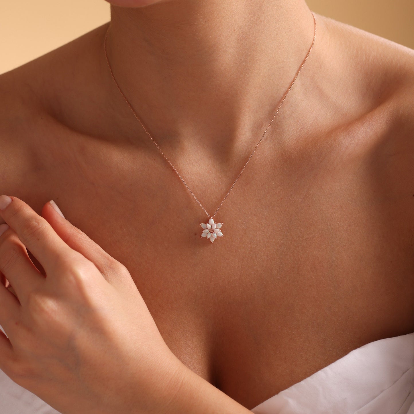 Opal Flower Necklace,Dainty Opal Necklace, Opal Flower Necklace ,White Opal Necklace Gold,Mothers Day Gift, Briedsmaid Necklace,Gift for her