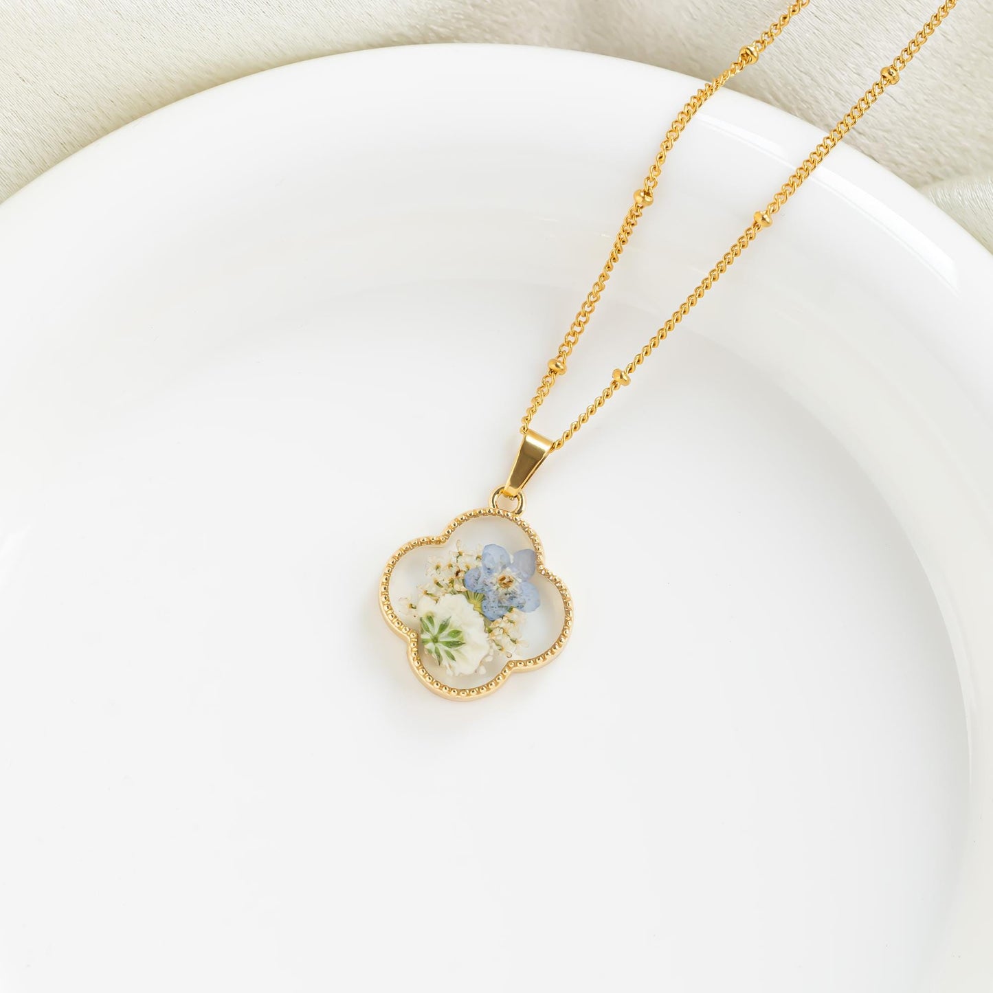 Forget Me Not and Baby's Breath Necklace, Resin Real Pressed Flower Jewerly, ForgetMeNot, Miscarriage Gift, Necklace for Women, Gift for Her