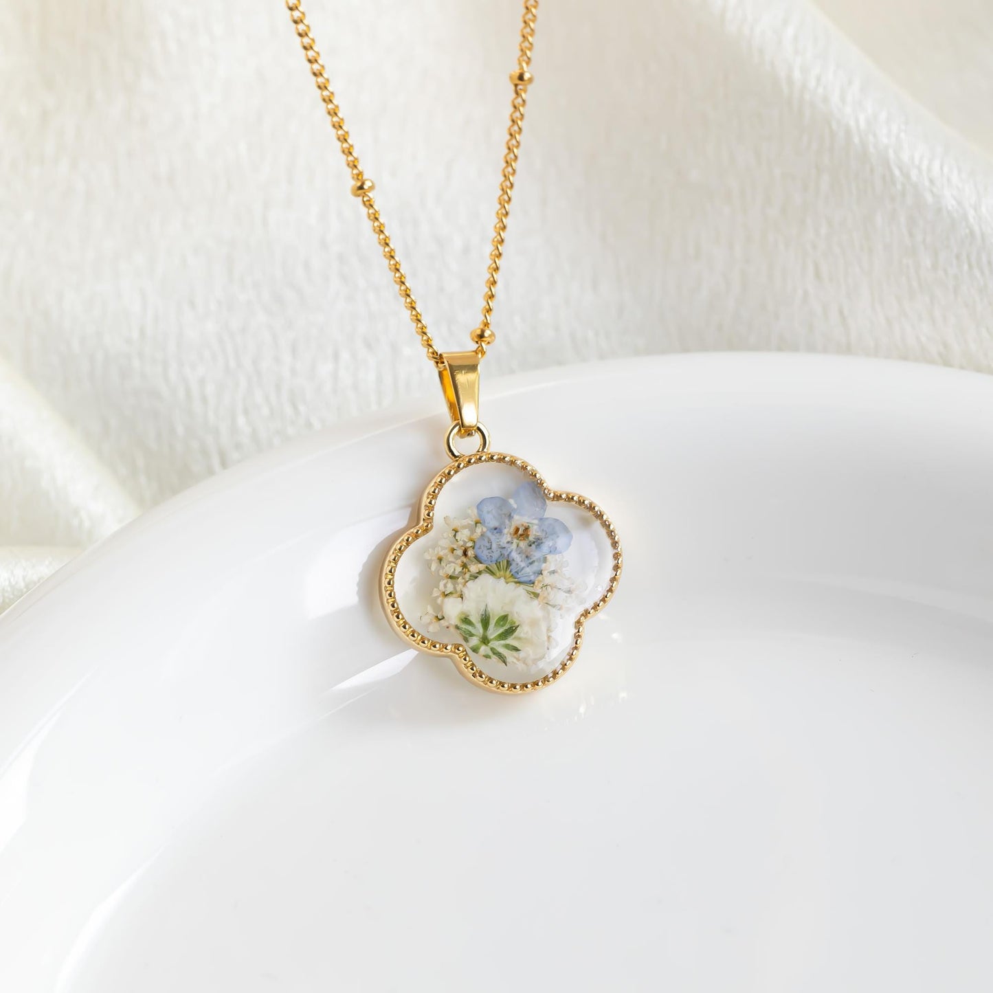 Forget Me Not and Baby's Breath Necklace, Resin Real Pressed Flower Jewerly, ForgetMeNot, Miscarriage Gift, Necklace for Women, Gift for Her