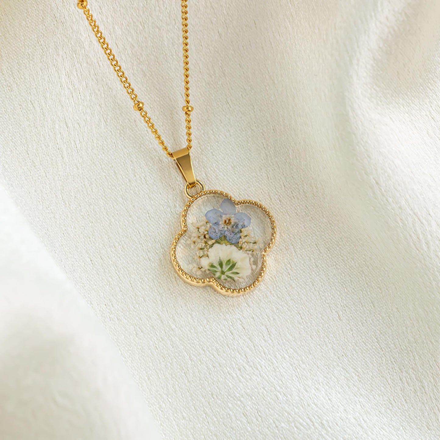 Forget Me Not and Baby's Breath Necklace, Resin Real Pressed Flower Jewerly, ForgetMeNot, Miscarriage Gift, Necklace for Women, Gift for Her