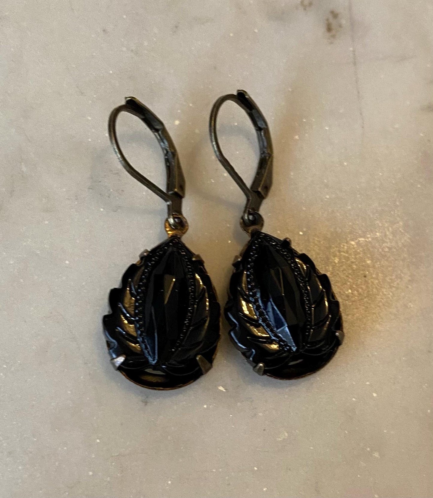 Vintage West German Jet Black Onyx Leaf 18 x 13 mm Faceted Glass Earrings