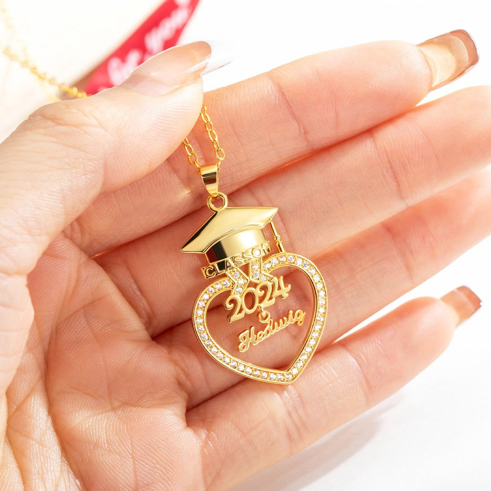 Personalized Bachelor Hat Graduation Necklace with Zircon, Custom Name Heart Charm Silver Necklace, 2024 Graduation Gift for Graduate/Daughter/Sister