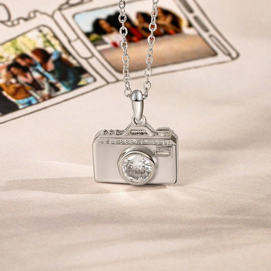 Unique Camera Custom Photo Locket Necklace – Vintage  Pendant with Dual Photo Compartments, Personalized Memory Jewelry Gift for Women