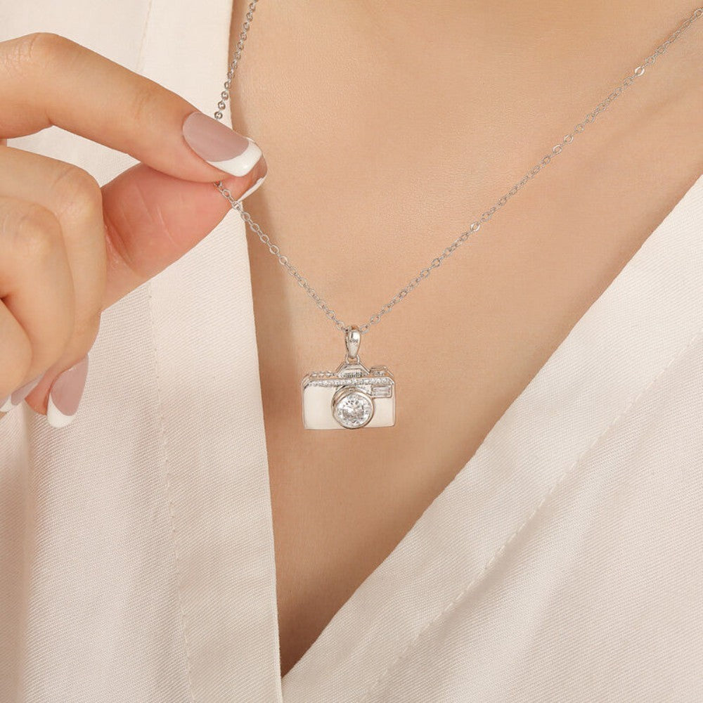 Unique Camera Custom Photo Locket Necklace – Vintage  Pendant with Dual Photo Compartments, Personalized Memory Jewelry Gift for Women