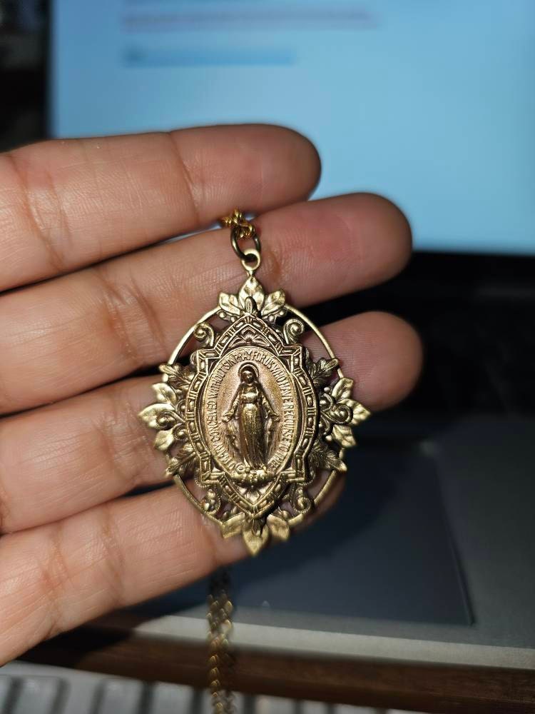 Vintage Jewelry - Vintage Brass Necklace - Mother Mary Necklace - Catholic jewelry - Spiritual Jewelry - Chloe's Vintage Jewelry