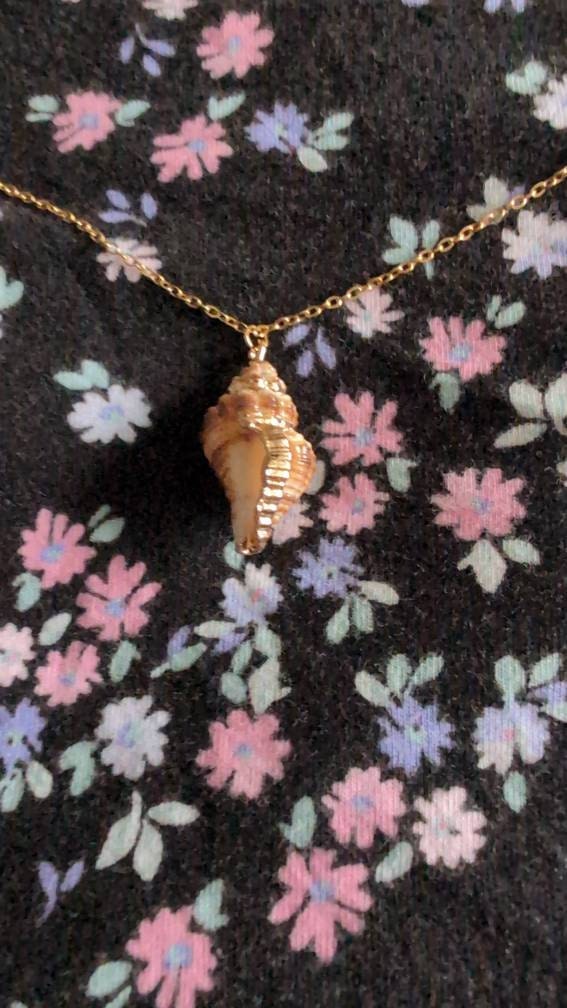 Natural Seashell Necklace, Boho Jewelry, Seashell Pendant Necklace, Cowrie Adjustable Necklace, Beach Wedding, Ocean Jewelry