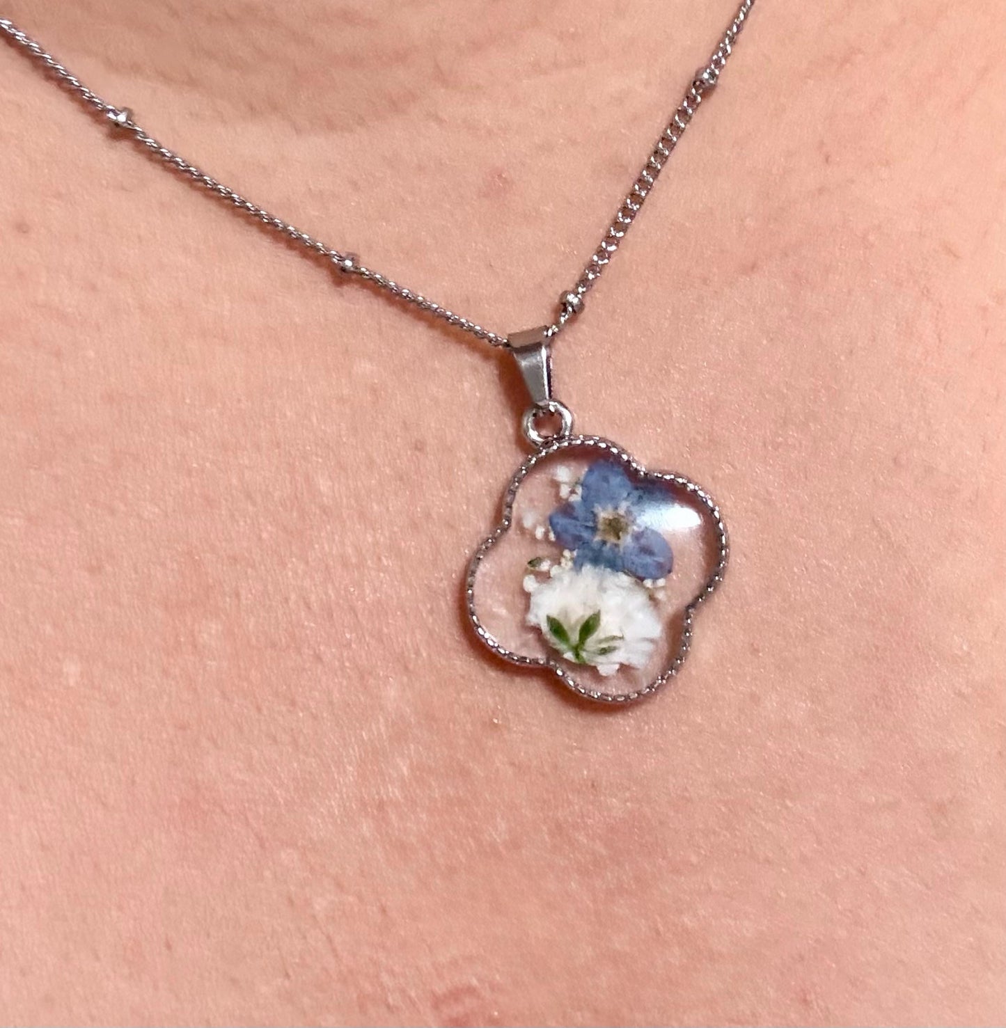 Forget Me Not and Baby's Breath Necklace, Resin Real Pressed Flower Jewerly, ForgetMeNot, Miscarriage Gift, Necklace for Women, Gift for Her