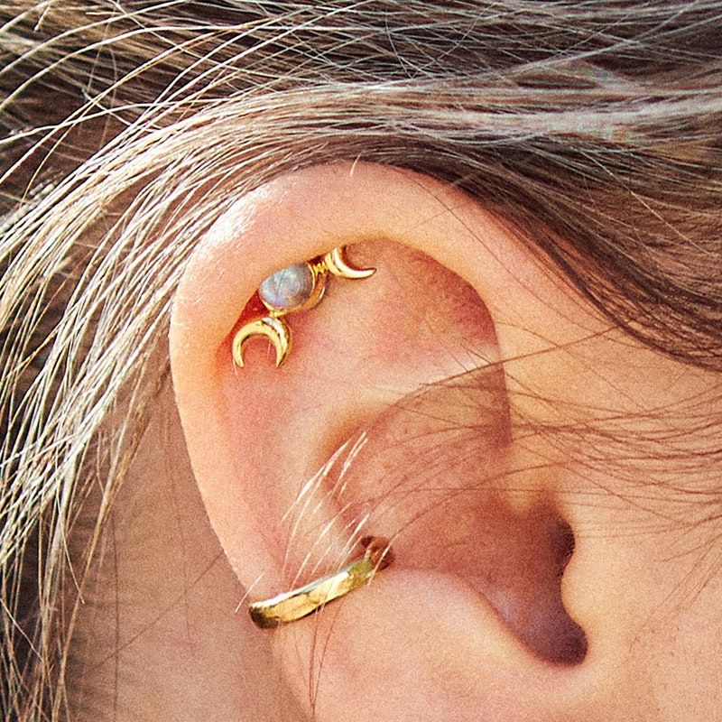 Hecate Symbol Earring • Goddess of Witchcraft and Magic Jewelry • Twin Moons Helix Earring  • Moonstone Cartilage Silver Piercing - CRT004