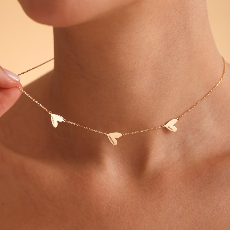 14K Personalized Engraved Hearts Name Necklace,Personalized Mom Necklace with Kids Names,Family Heart Pendant Necklace,Christmas Mom Gift