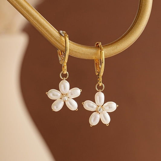 Freshwater Pearl Earrings,Dainty Flower Hoop Earrings,Daisy Pearl Earrings,Pearl Bracelet,Bridal Earrings,Wedding Earrings,Pearl Jewelry Set