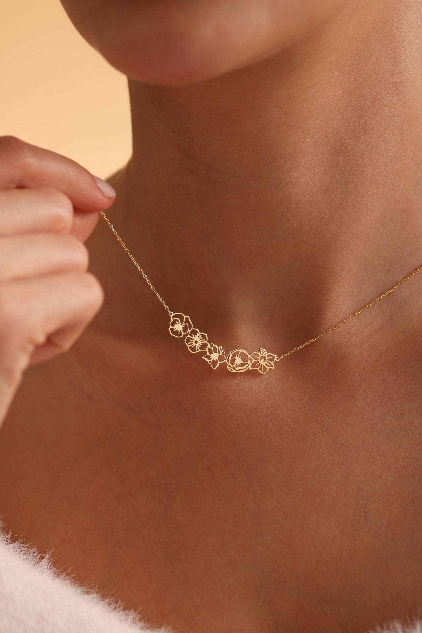 Dainty Birth flower Necklace, Gold Birth Flower Bouquet Necklace, Personalized Gift, Birth flower Family Gift, Gift For Her, Birthday Gifts