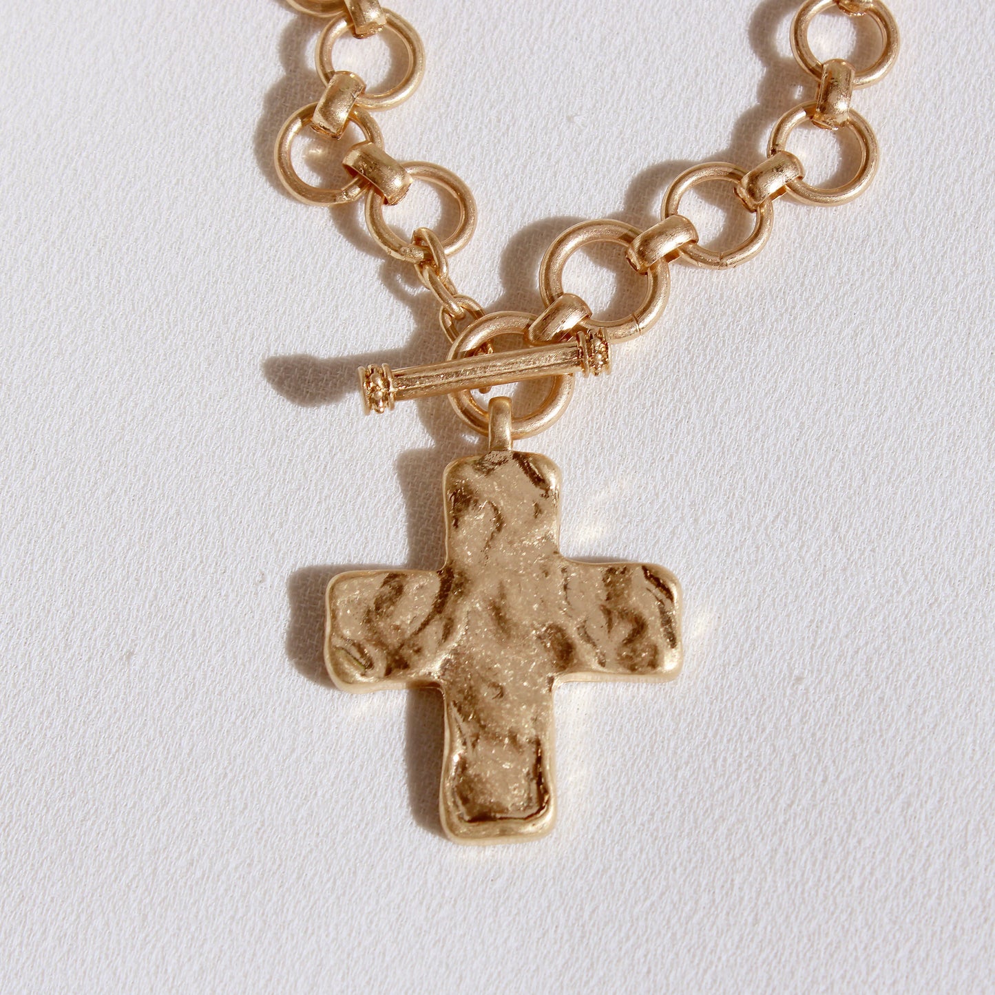 Hammered Bold Cross Necklace Thick Chain Set, Chunky Cross Statement Pendant Toggle Necklace, Handmade Toggle Hammered TextureCross Necklace