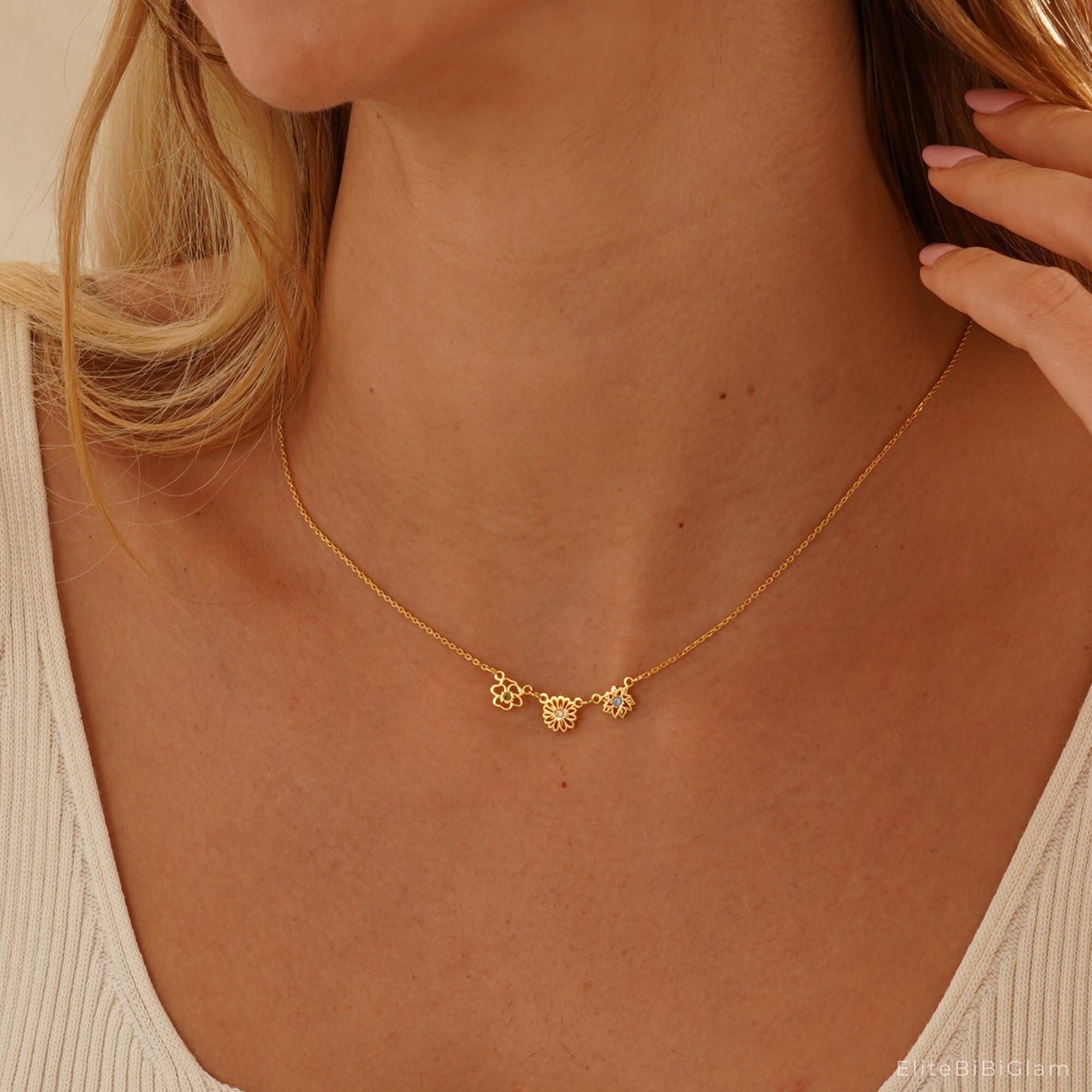 Custom Birthflower Necklace with Birthstone, Family Birth Flower Necklacce, Birth Month Necklace, Bridesmaids Gift for Her, Mothers Day Gift