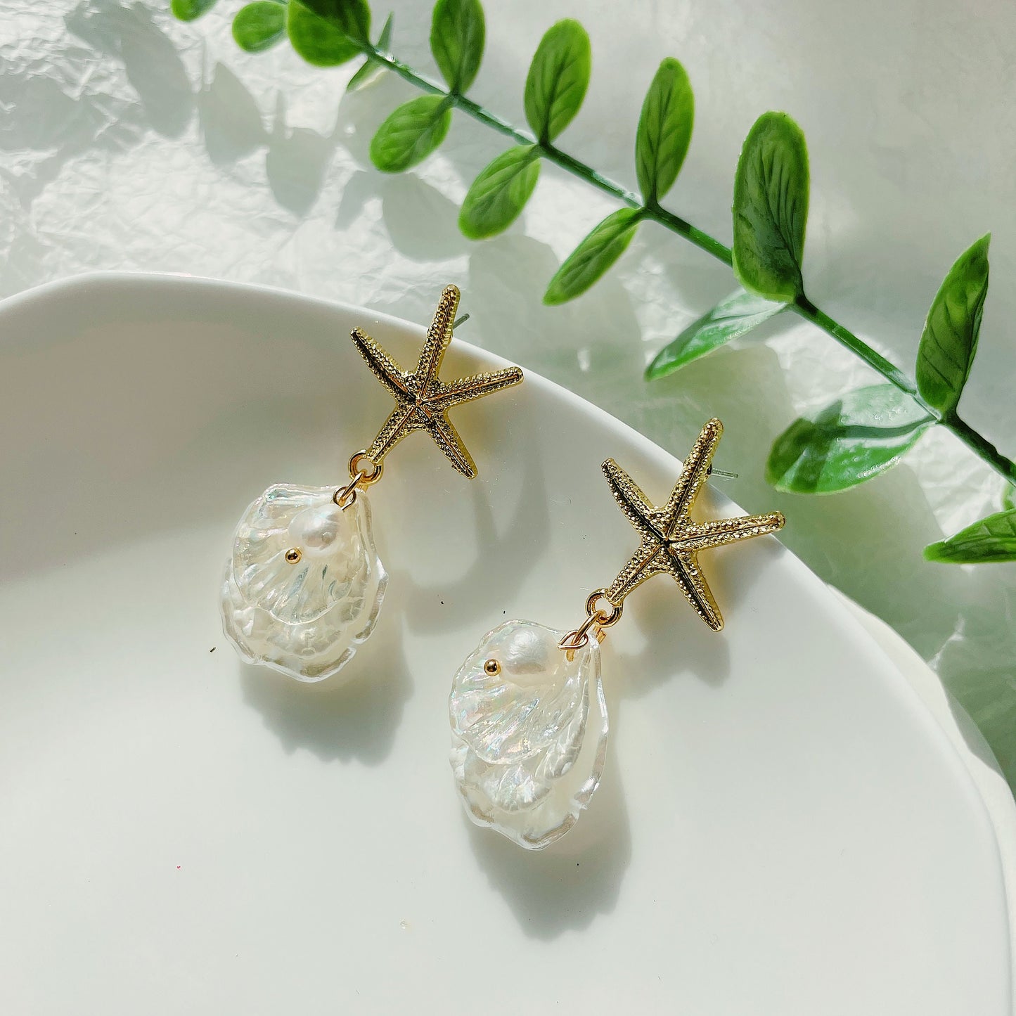 Gold Starfish Earrings/Sea Shell Pearl Dangle Earrings/Starfish With Seashell Earrings/Summer Earrings/Beach and Tropical Gifts