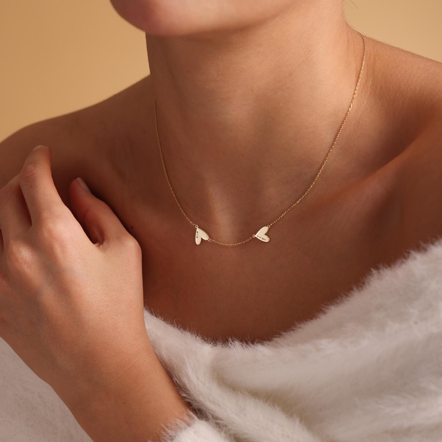 14K Personalized Engraved Hearts Name Necklace,Personalized Mom Necklace with Kids Names,Family Heart Pendant Necklace,Christmas Mom Gift