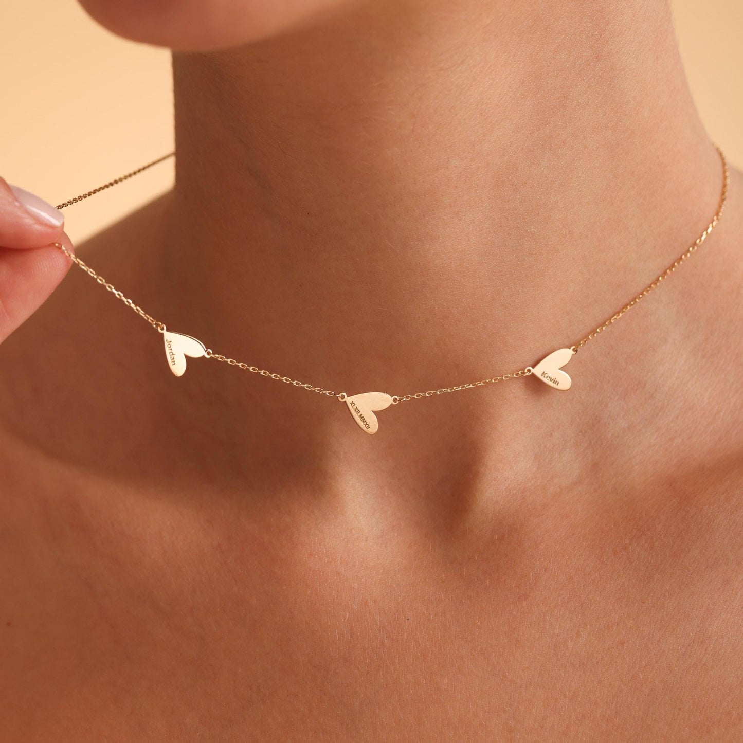 14K Personalized Engraved Hearts Name Necklace,Personalized Mom Necklace with Kids Names,Family Heart Pendant Necklace,Christmas Mom Gift