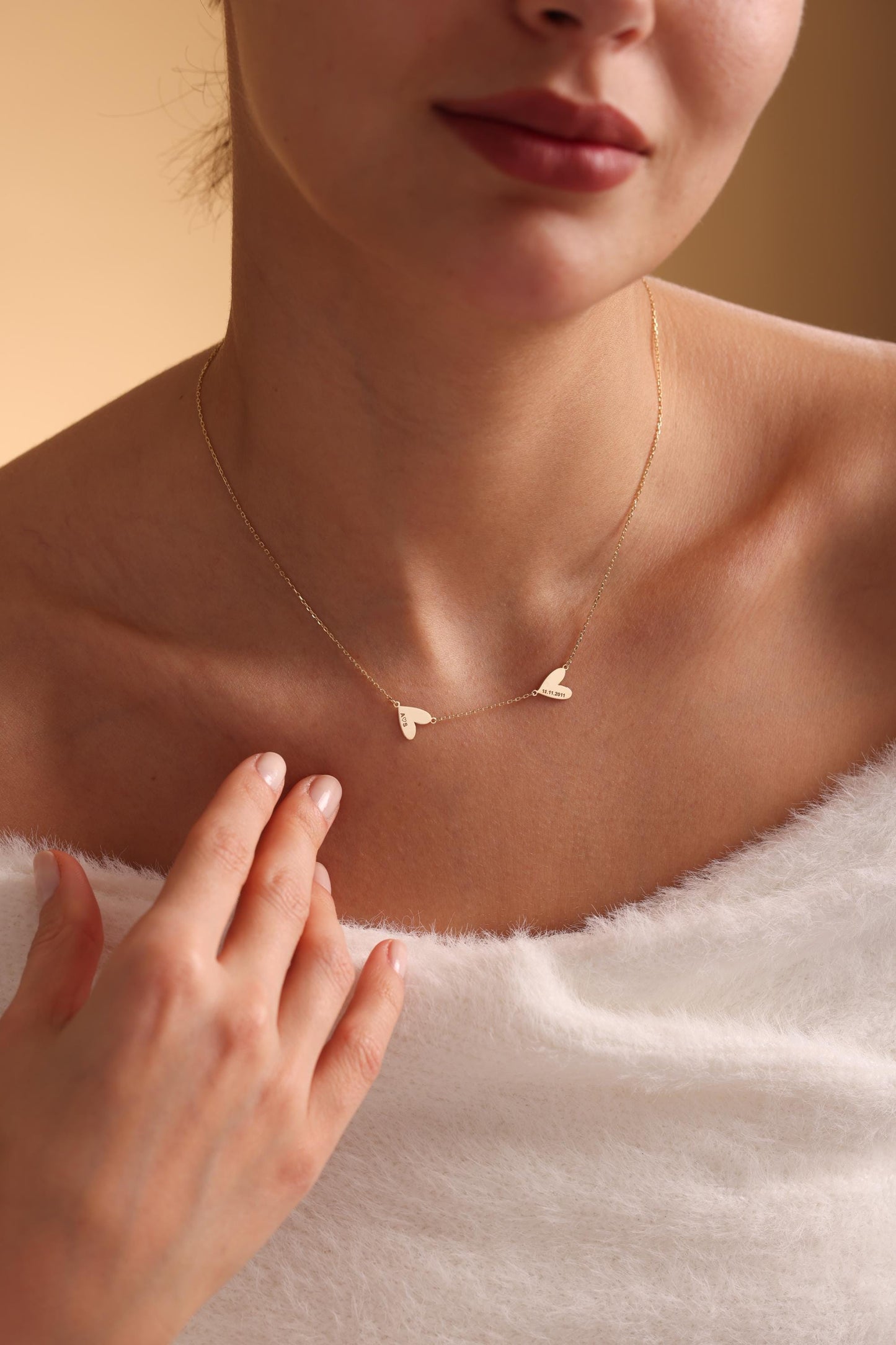 14K Personalized Engraved Hearts Name Necklace,Personalized Mom Necklace with Kids Names,Family Heart Pendant Necklace,Christmas Mom Gift